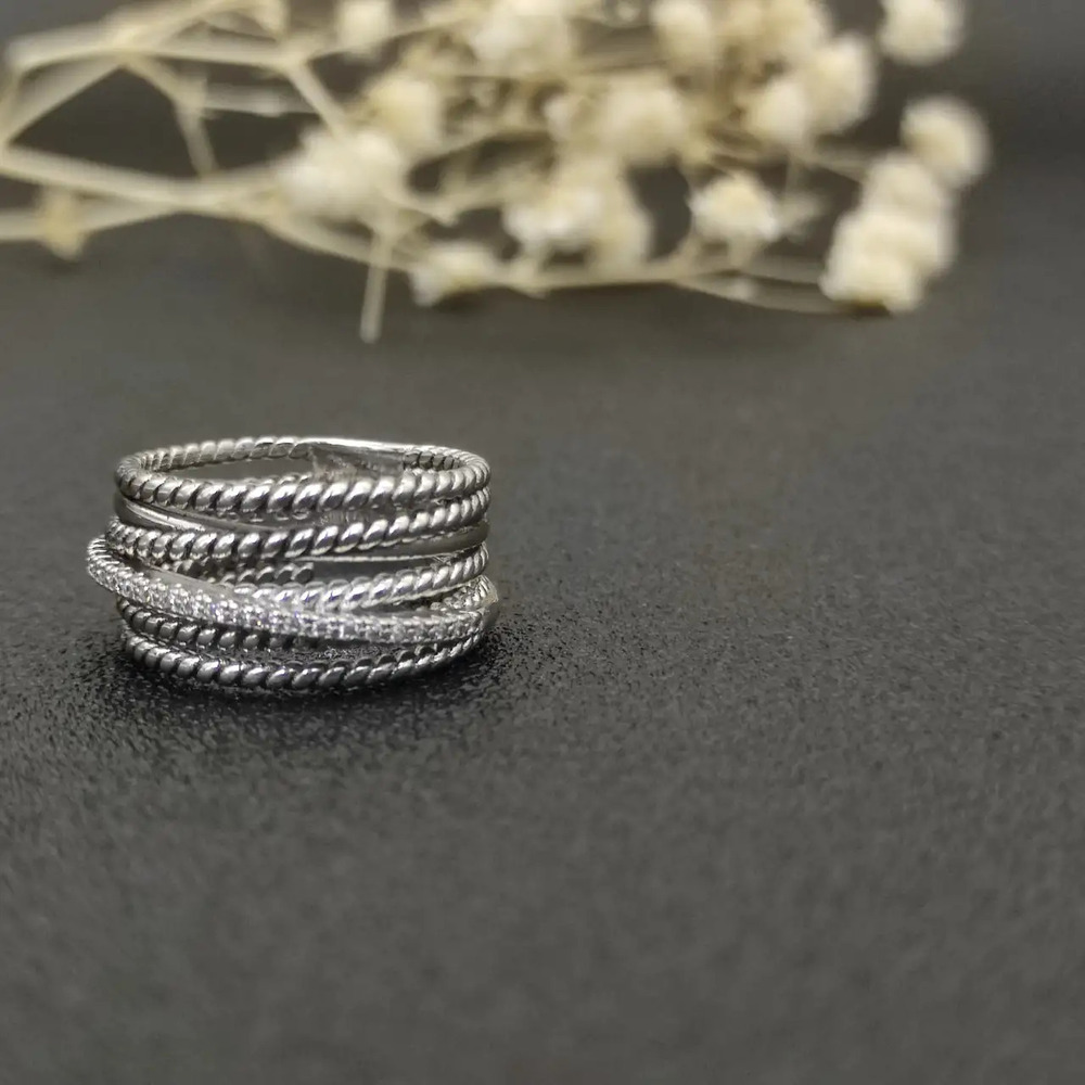 David Yurman Threaded Diamond Ring - Picture 5 of 8